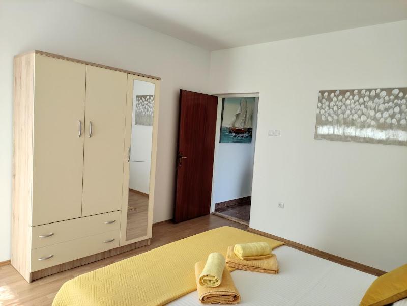 Apartmani Mila A1 & A2 & 3 Trogir Exterior foto