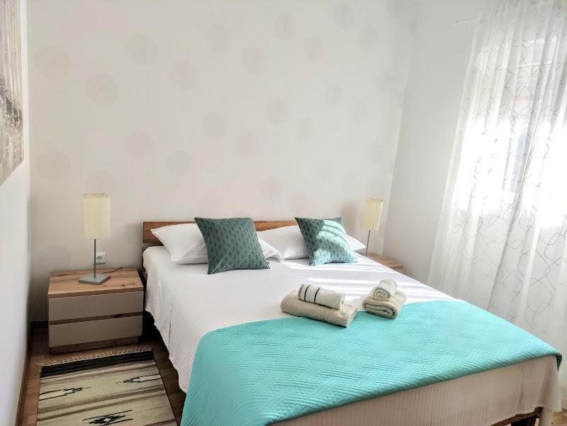 Apartmani Mila A1 & A2 & 3 Trogir Exterior foto